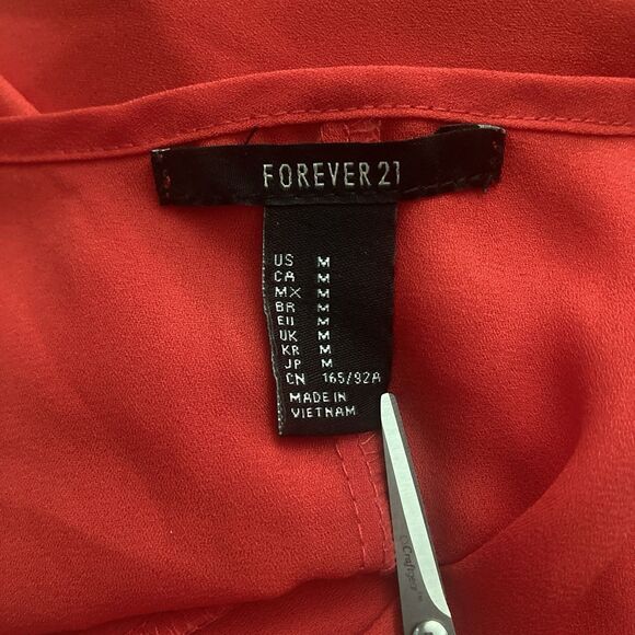 Forever 21 Poncho Top MEDIUM Crochet Pom Pom Dolman Boho Festival Resort - Picture 4 of 8